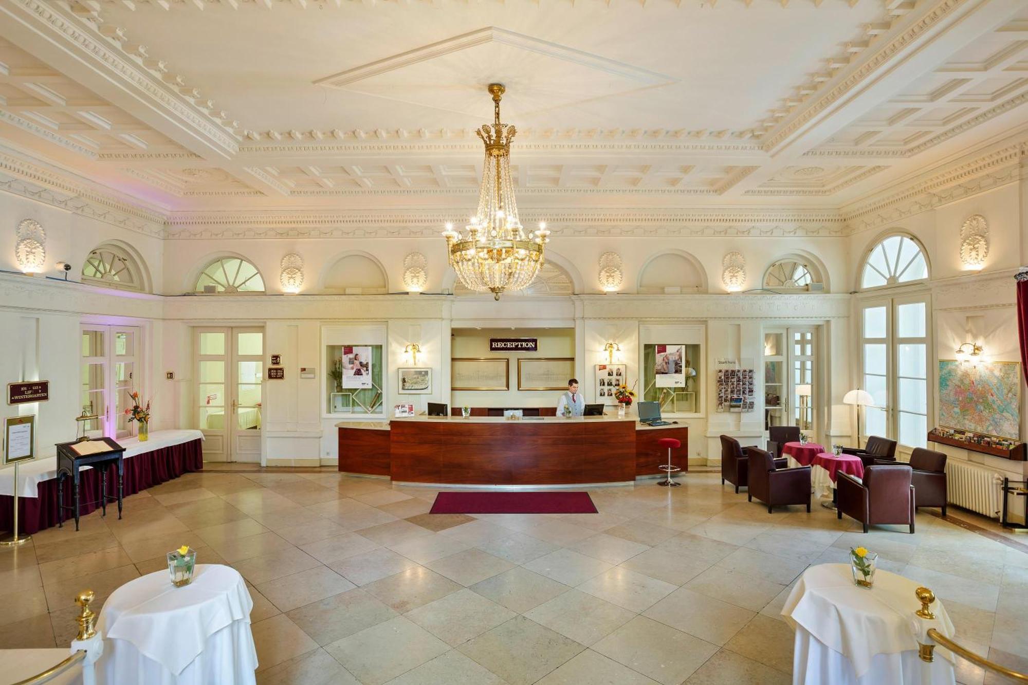 オーストリア トレンド ホテル シュロス ヴィルへルミーネンベルク ウィーン エクステリア 写真